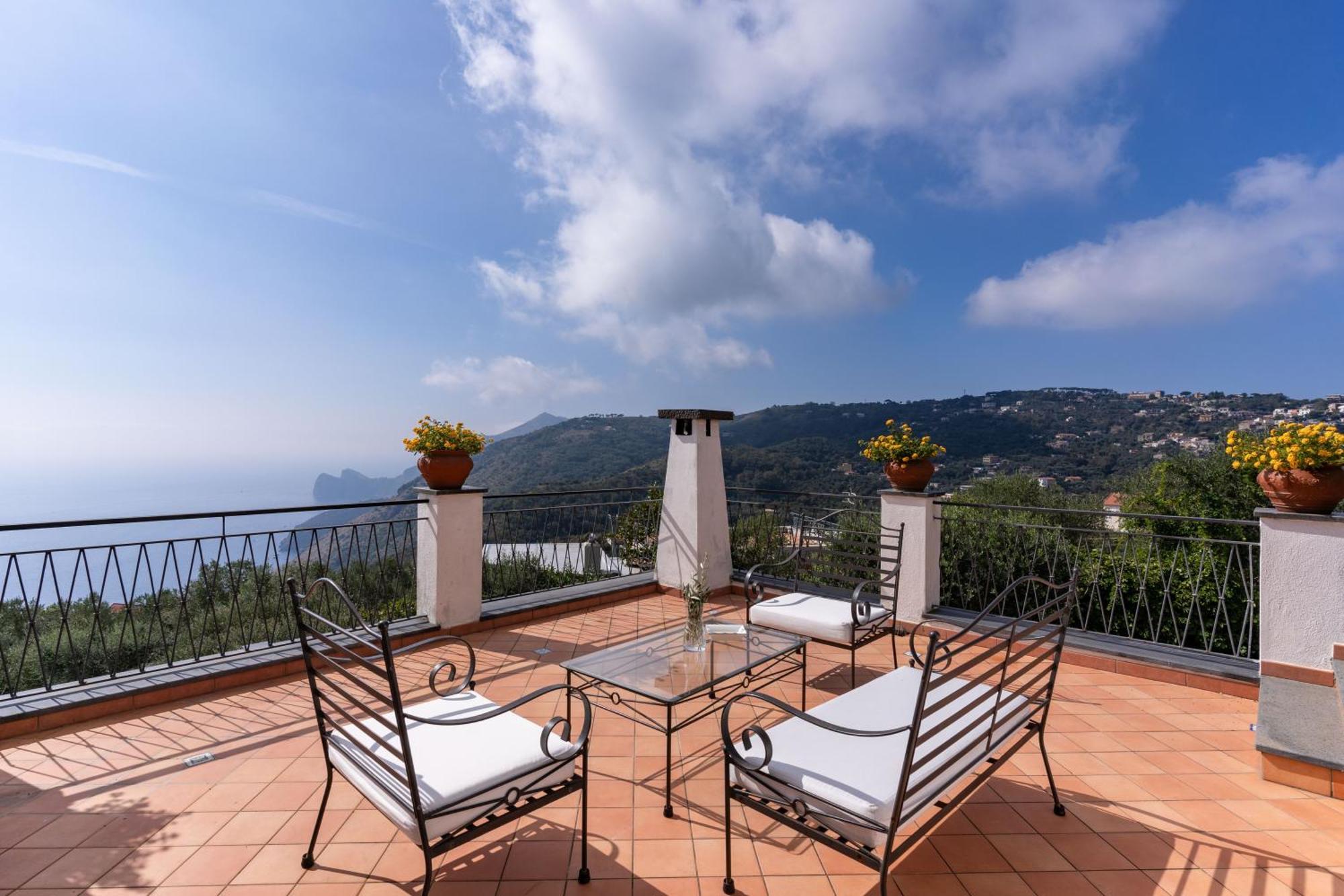 Villa Chez Pie Panoramic Views Pool And Guest Services SantʼAgata sui Due Golfi Exterior foto