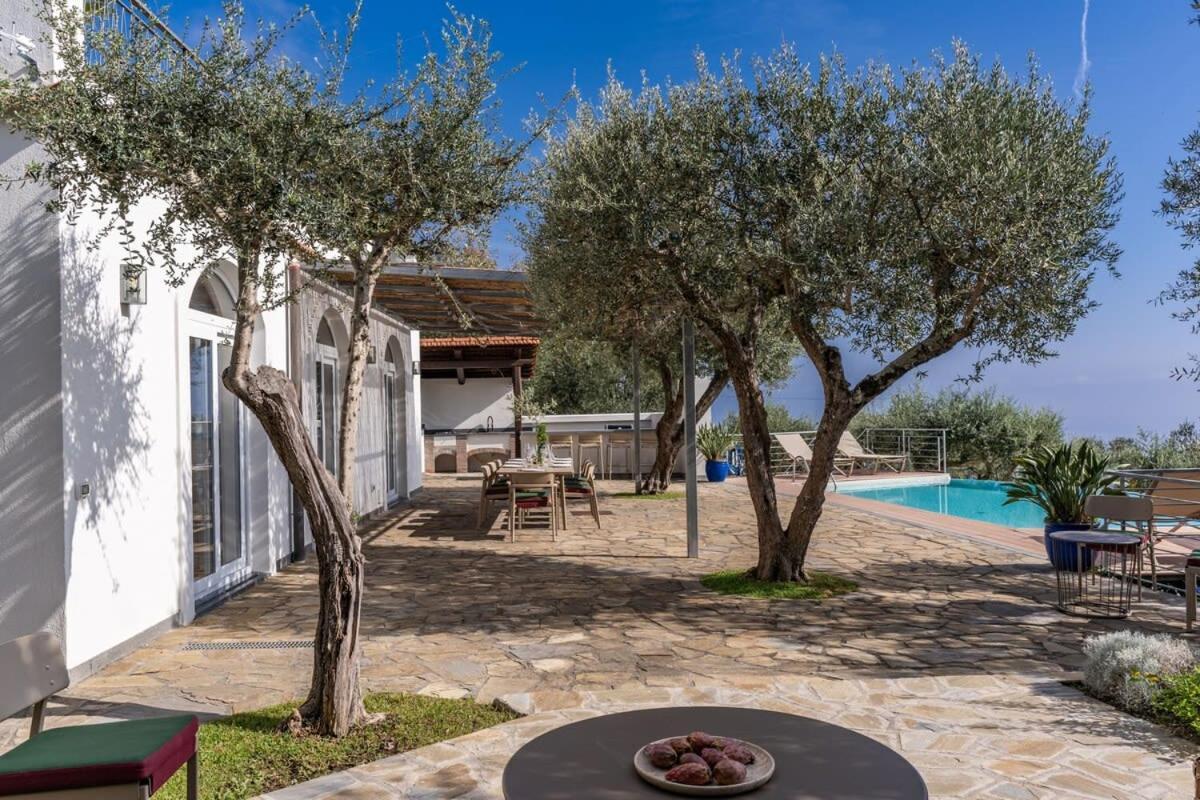 Villa Chez Pie Panoramic Views Pool And Guest Services SantʼAgata sui Due Golfi Exterior foto